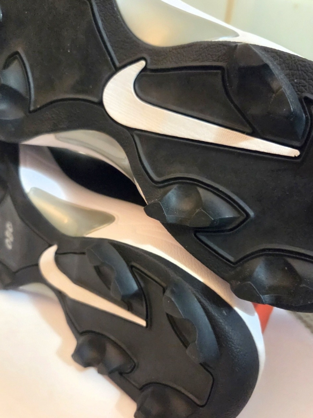 Nike Flywire Football Cleats Black Red & White Size 19, new no box, small stain - Picture 7 of 11